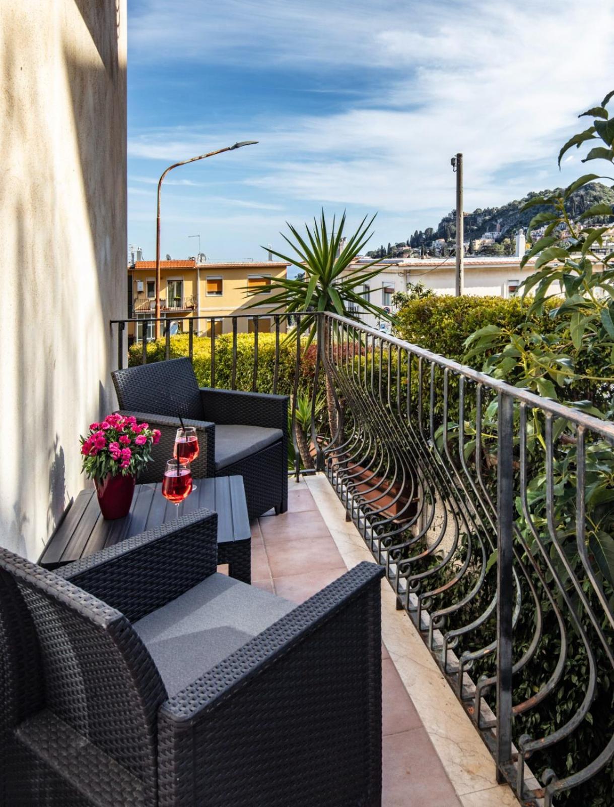 Suite Apartment Taormina Exterior photo